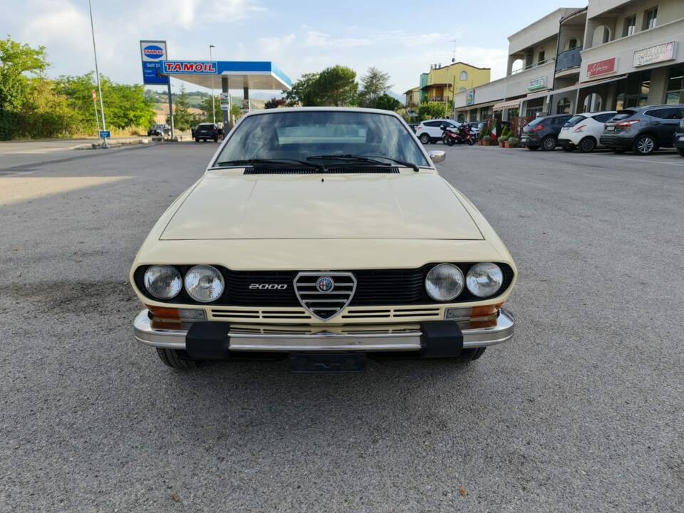 Immagine 4/35 di Alfa Romeo Alfetta GTV 2.0 (1979)