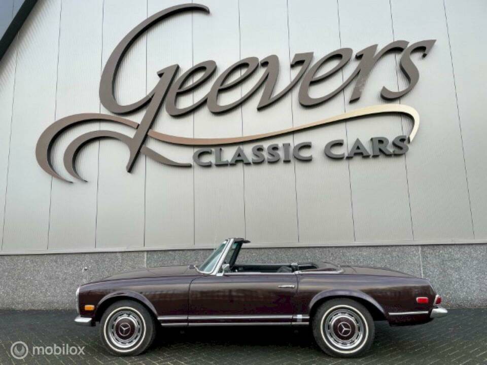 Image 1/19 of Mercedes-Benz 280 SL (1968)