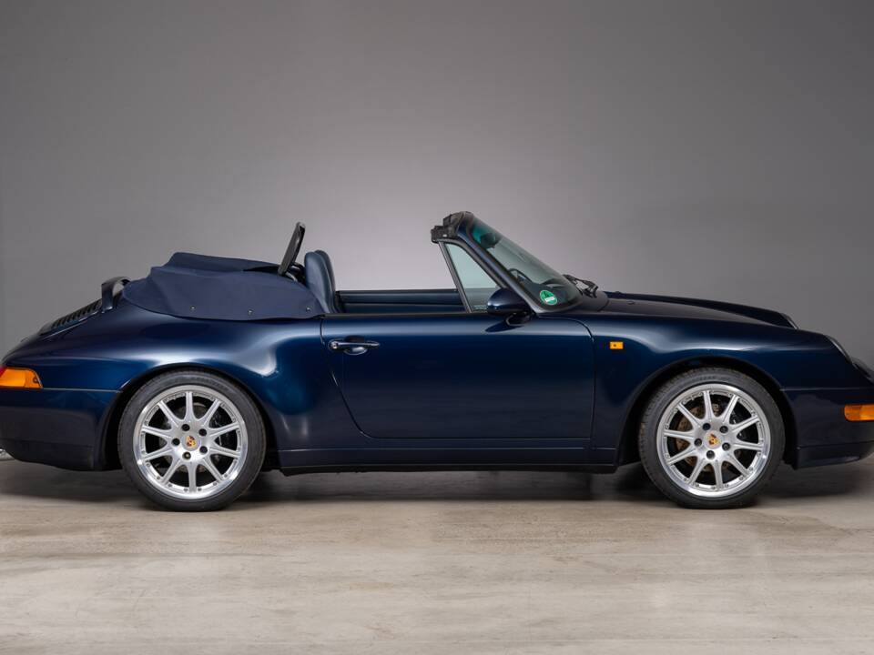 Image 4/25 of Porsche 911 Carrera (1997)