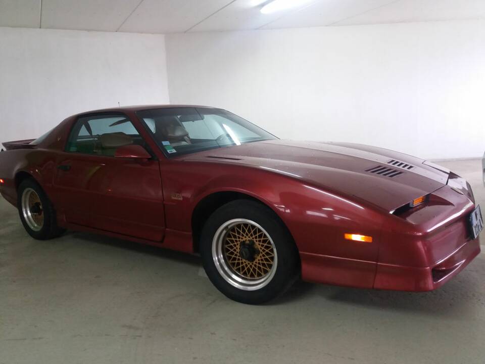 Bild 6/8 von Pontiac Firebird (1990)