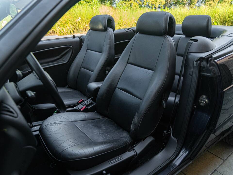 Bild 33/50 von Saab 900 2.0i (1997)