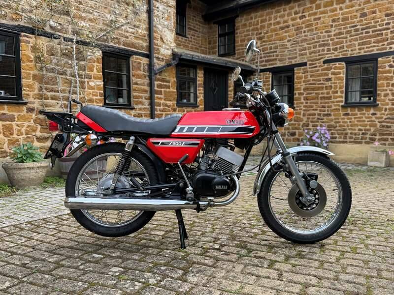 Image 1/40 of Yamaha RD 200 (1978)