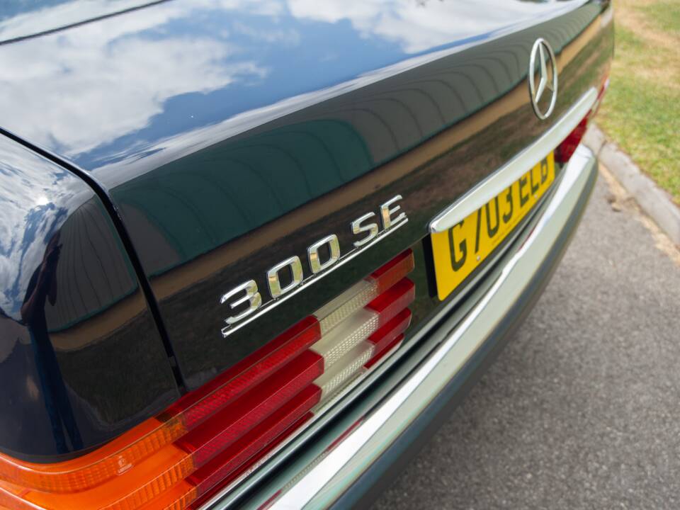 Bild 28/29 von Mercedes-Benz 300 SE (1990)