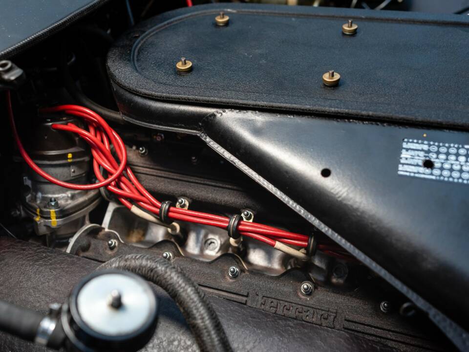 Image 25/50 de Ferrari 365 GTB/4 Daytona (1973)