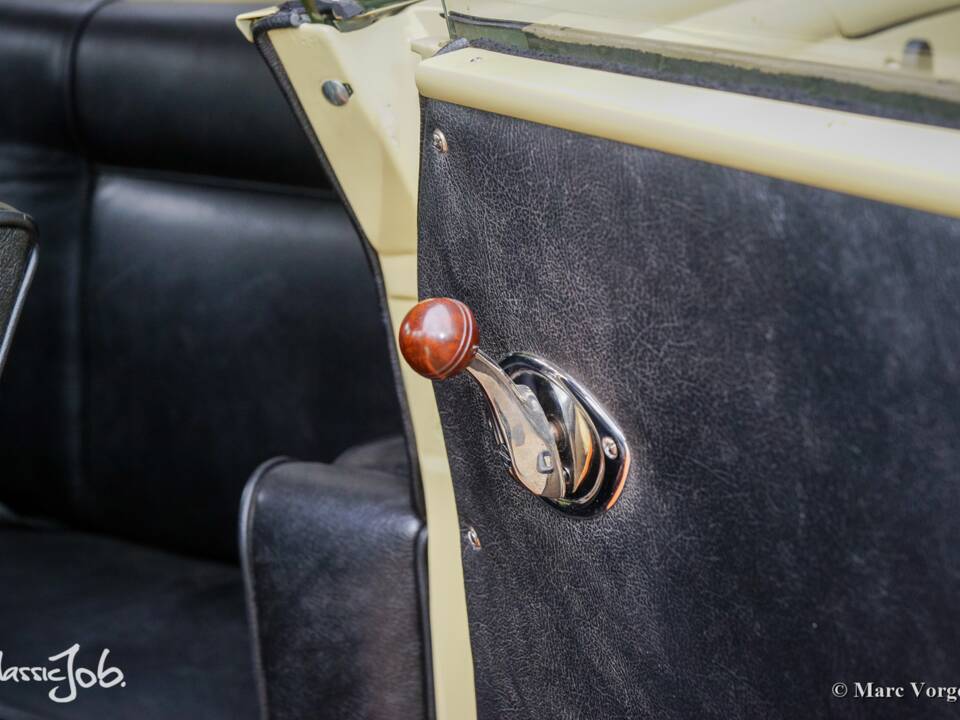 Image 20/47 of Peugeot 402 Eclipse (1935)