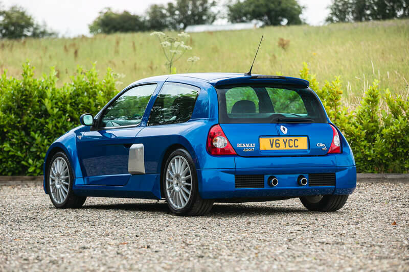 Bild 4/4 von Renault Clio II V6 (2003)