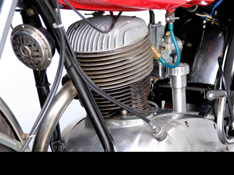 Afbeelding 27/58 van MV Agusta 125 GT (1969)