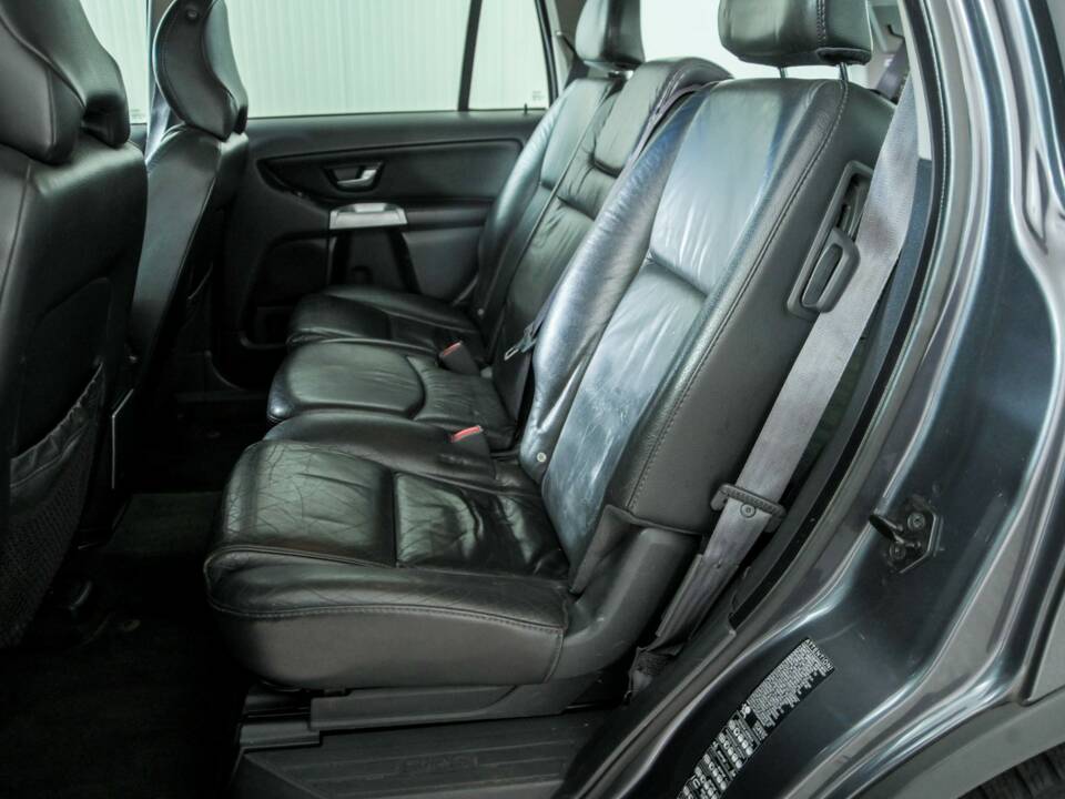 Image 32/43 of Volvo XC90 2.5T (2005)