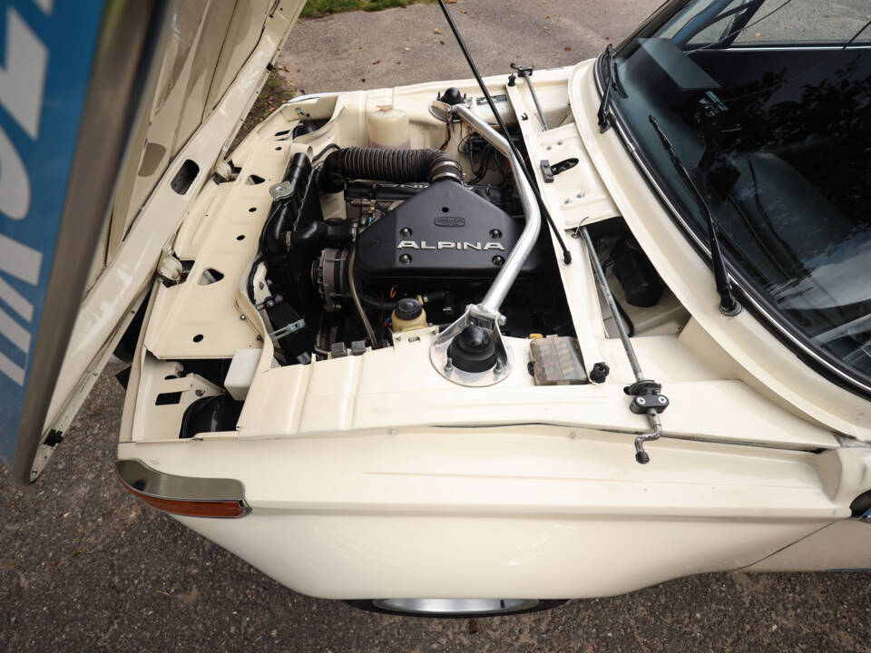 Image 23/80 de BMW 2002 (1975)