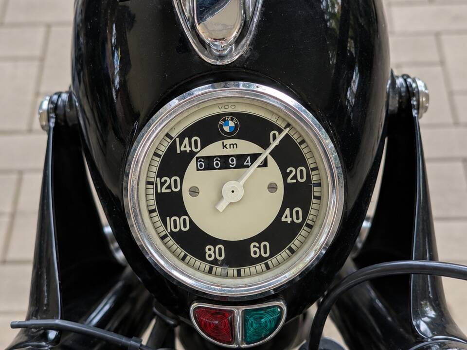 Afbeelding 2/9 van BMW R 25/3 (1954)