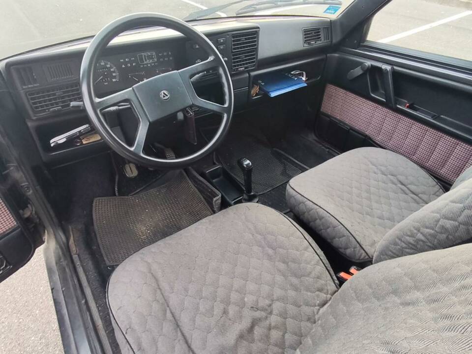 Bild 10/14 von Lancia Y10 LX I.E. (1990)