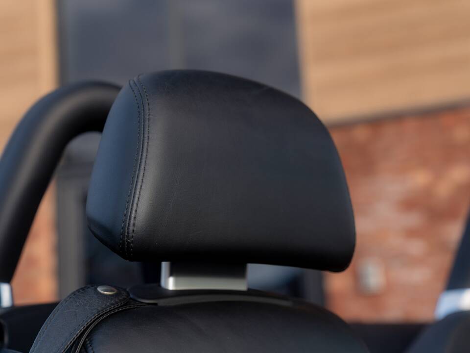 Image 72/84 of BMW Z8 (2001)