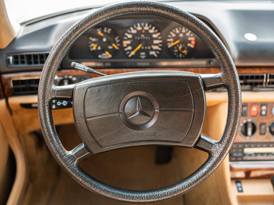 Bild 28/76 von Mercedes-Benz 500 SEL (1985)