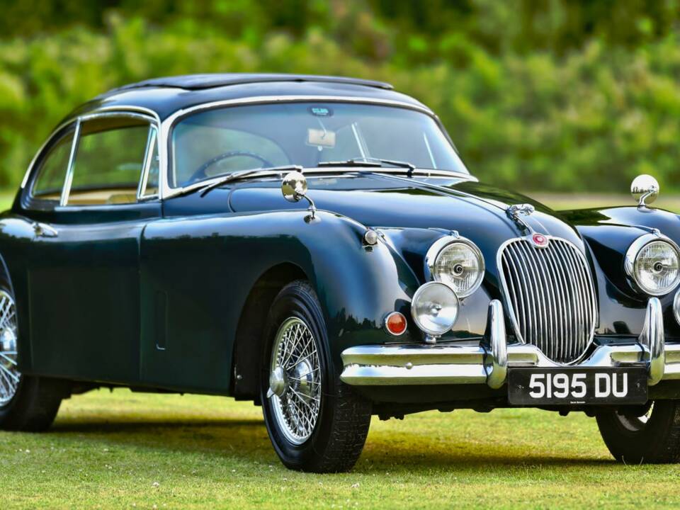 Image 6/50 of Jaguar XK 150 FHC (1960)