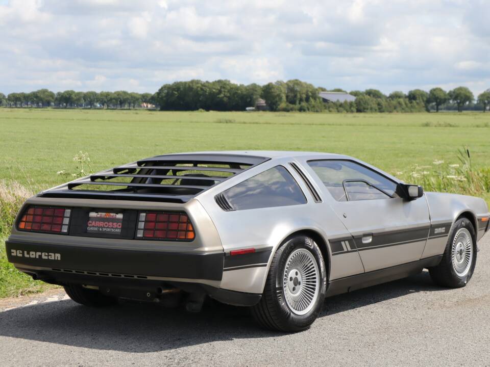Image 33/49 of DeLorean DMC-12 (1981)