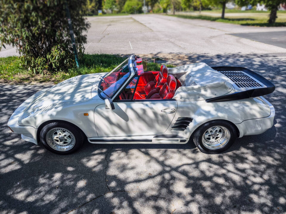 Image 18/36 of Porsche 911 Carrera 3.2 (1985)