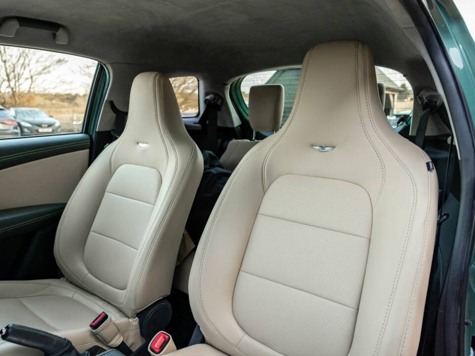 Image 10/50 of Aston Martin Cygnet (2013)