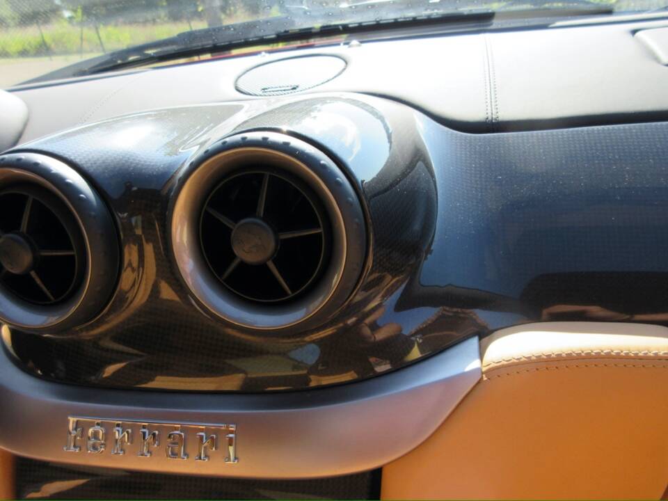 Image 13/33 de Ferrari 599 GTB Fiorano (2008)