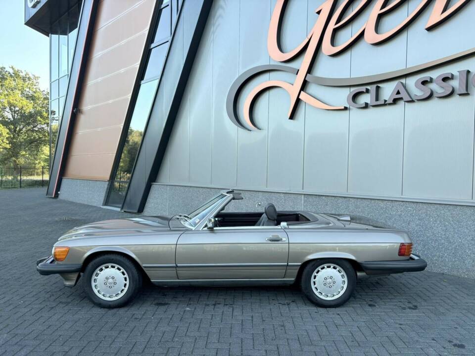 Image 3/50 of Mercedes-Benz 560 SL (1987)
