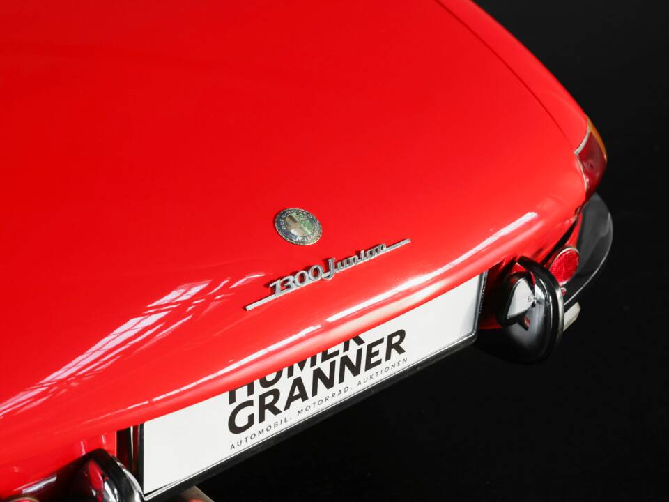 Immagine 43/47 di Alfa Romeo 1300 Spider Junior (1969)