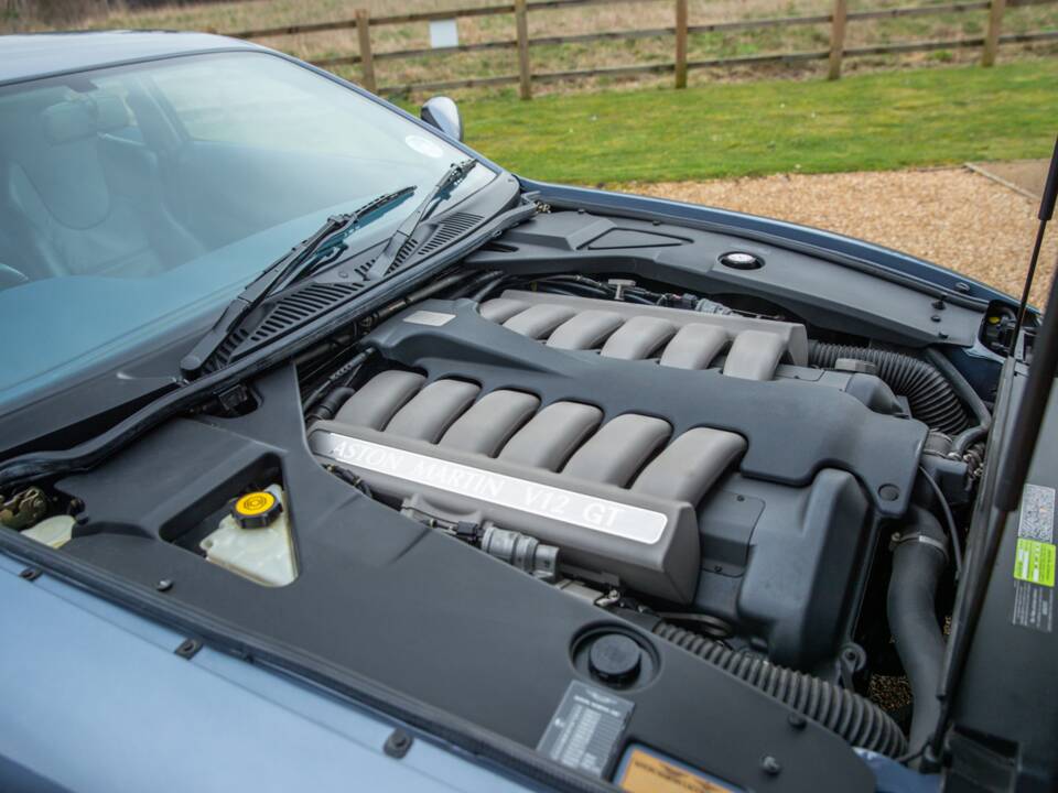 Image 5/74 of Aston Martin DB 7 GT (2004)