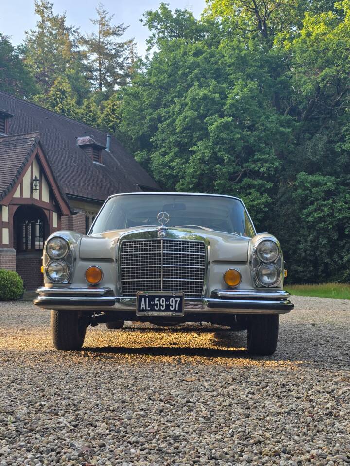 Image 18/62 of Mercedes-Benz 280 SE (1971)