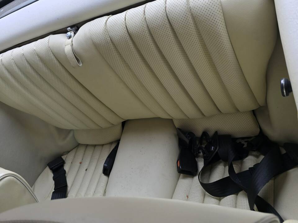 Immagine 18/34 di Mercedes-Benz 500 SL (1980)