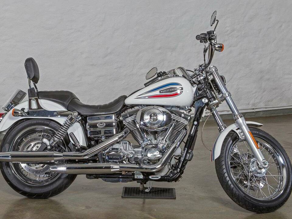 Image 4/31 of Harley-Davidson DUMMY (2005)