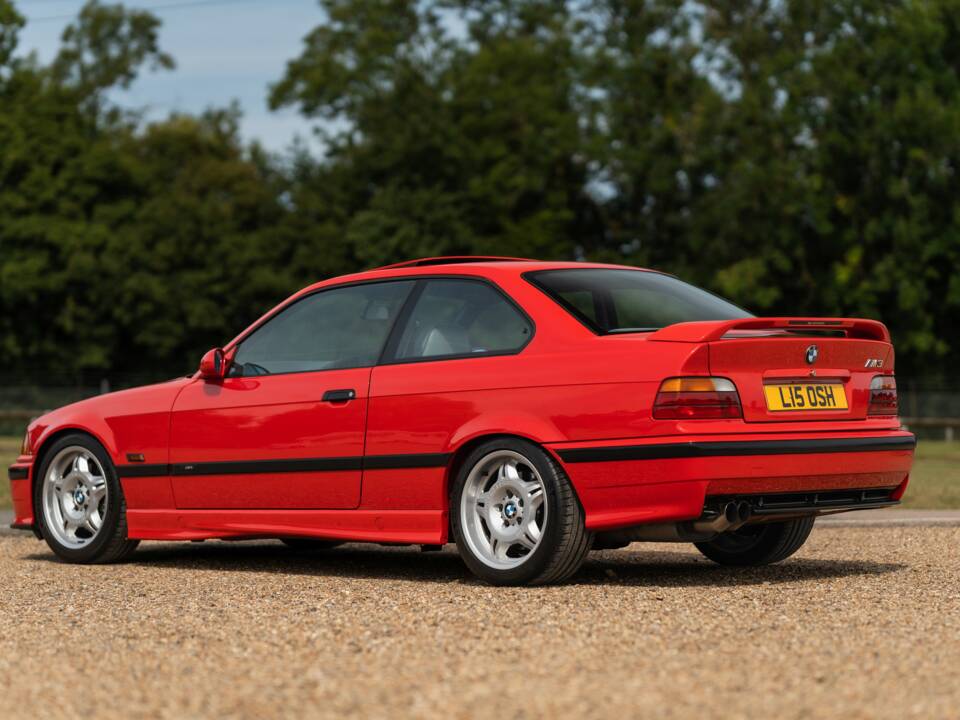 Image 3/37 of BMW M3 (1994)