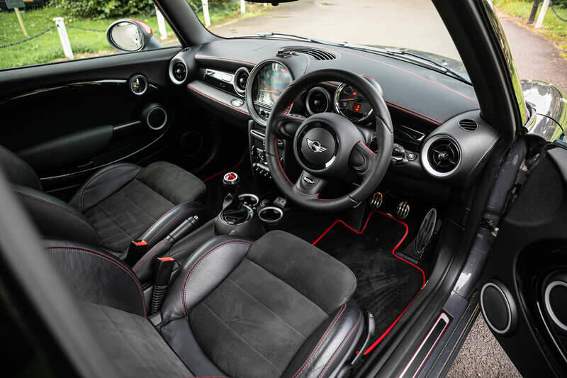 Image 2/40 de Mini John Cooper Works GP (2013)