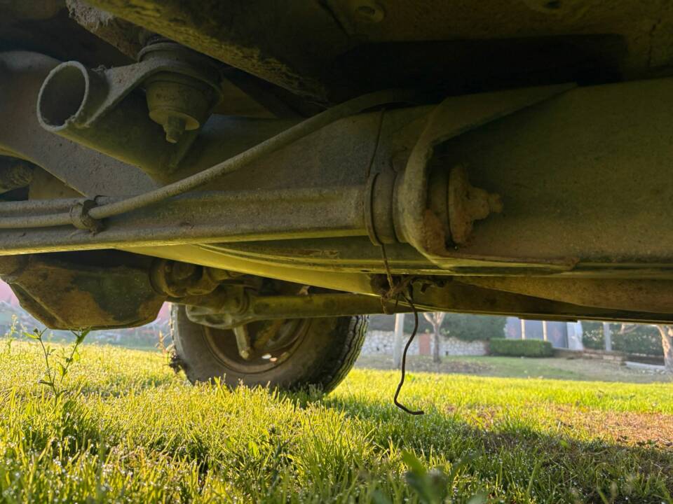 Image 39/53 of Mercedes-Benz 240 GD (SWB) (1982)