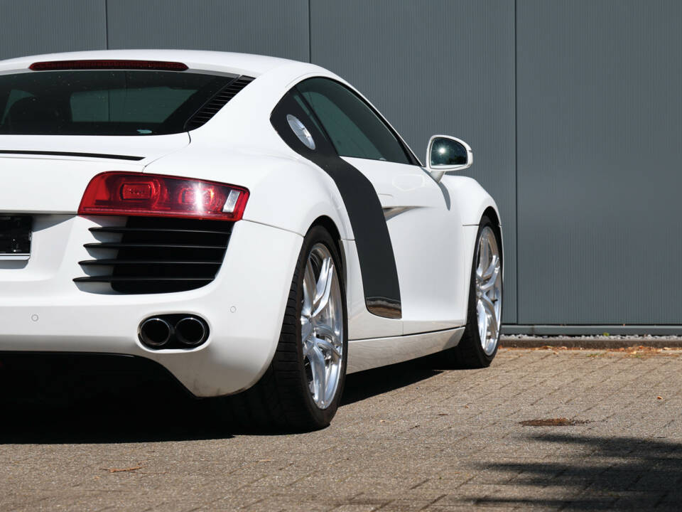 Bild 34/53 von Audi R8 (2008)