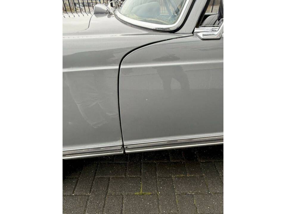 Image 33/36 of Mercedes-Benz 280 SL (1970)