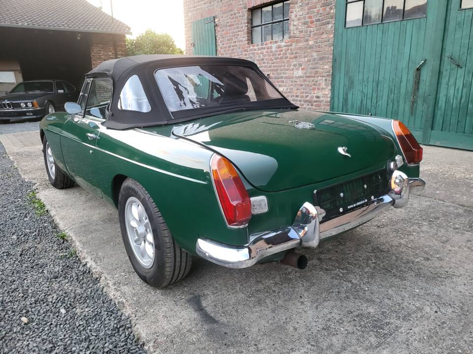 Image 46/58 of MG MGB (1971)