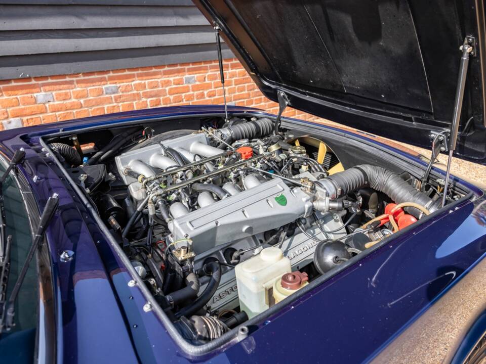 Image 6/50 of Aston Martin V8 EFi Volante (1987)