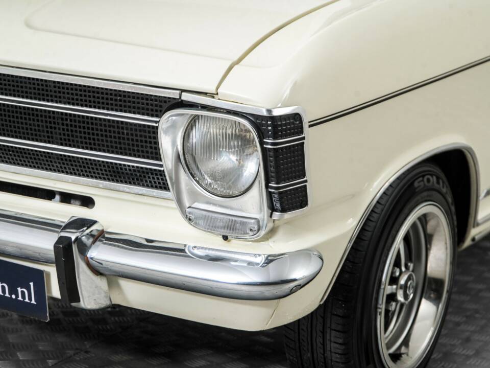 Image 22/50 of Opel Olympia 1700 S (1968)