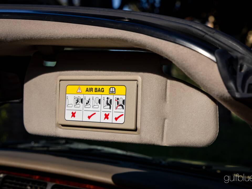 Image 43/70 of Jaguar XKR (2004)
