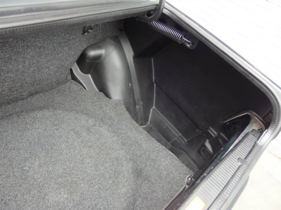 Immagine 65/98 di Mercedes-Benz 190 E 2.3-16 (1985)