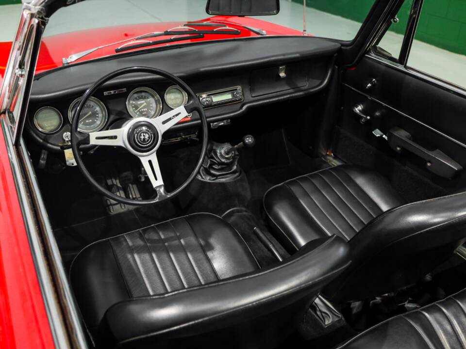 Image 19/58 of Alfa Romeo Giulia 1600 GTC (1965)