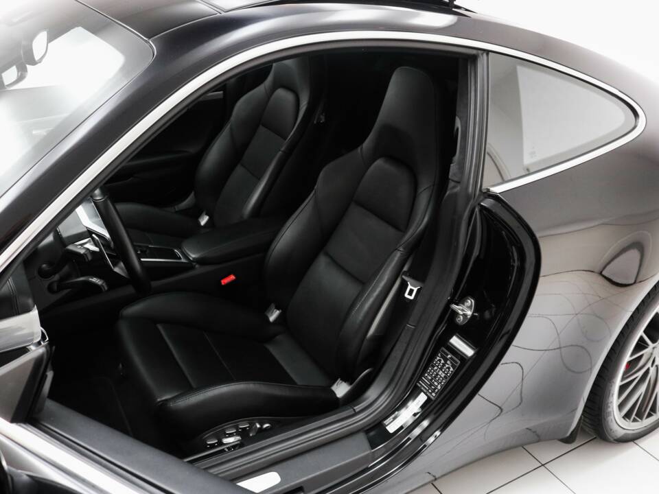 Immagine 6/17 di Porsche 911 Carrera S (2016)