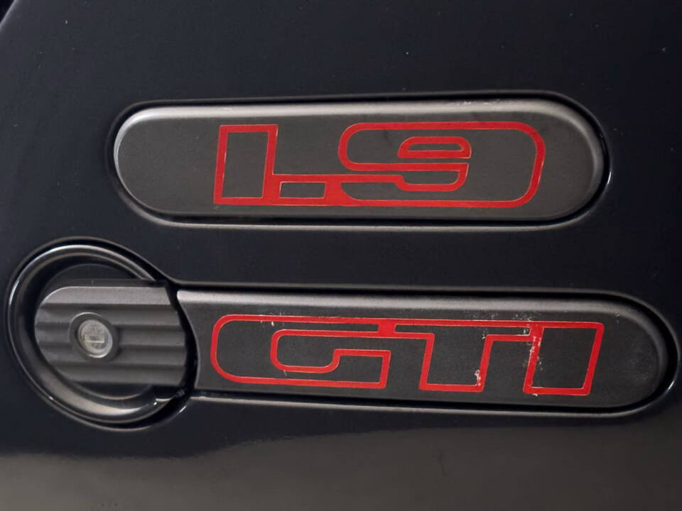 Imagen 22/28 de Peugeot 205 GTi 1.9 (1991)