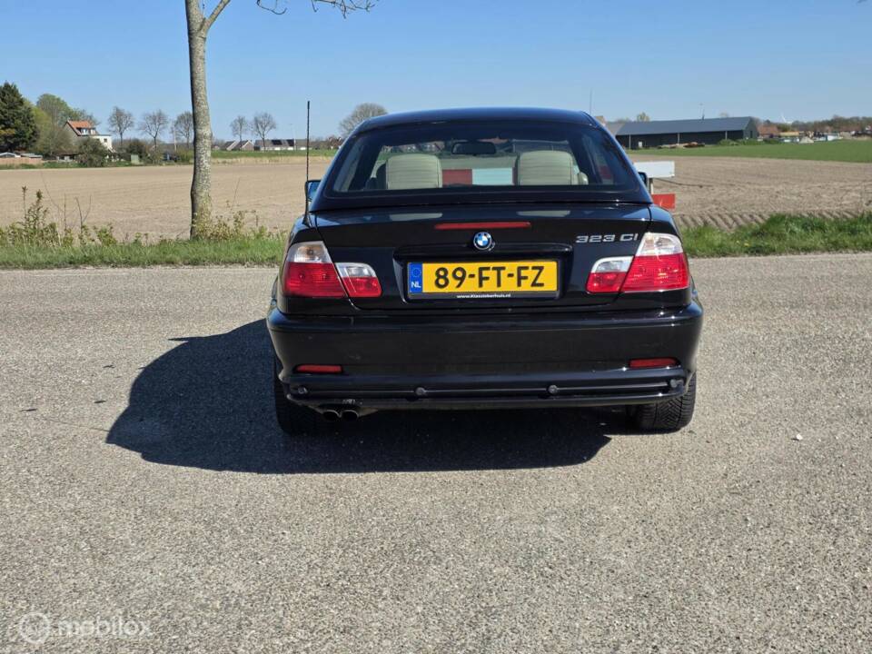 Image 19/38 of BMW 323Ci (2000)