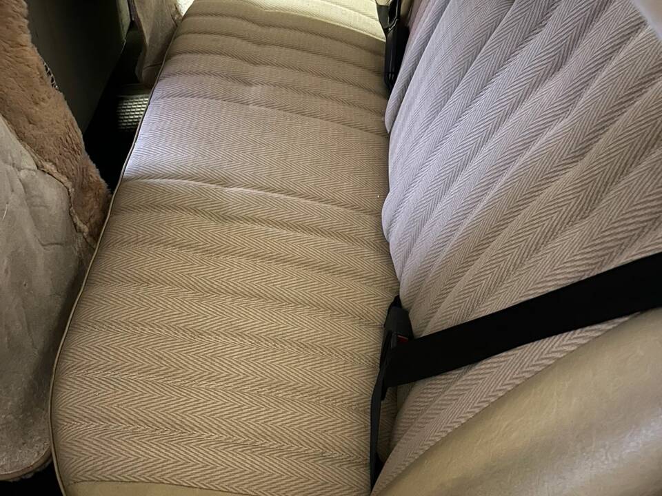 Image 39/41 of Mercedes-Benz 200 D (1981)