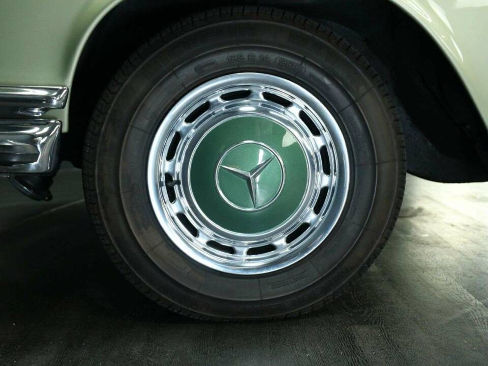 Image 48/49 of Mercedes-Benz 280 SE (1970)