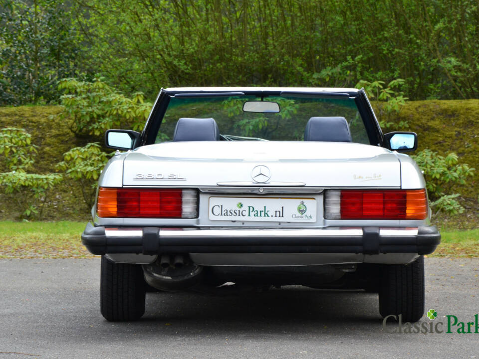 Image 16/50 of Mercedes-Benz 380 SL (1983)