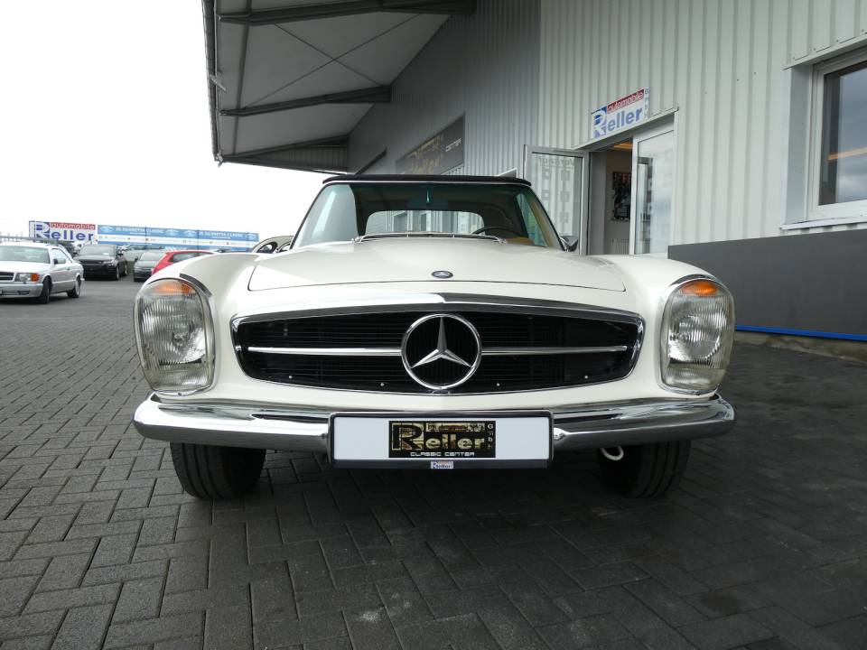 Image 2/26 de Mercedes-Benz 280 SL (1968)