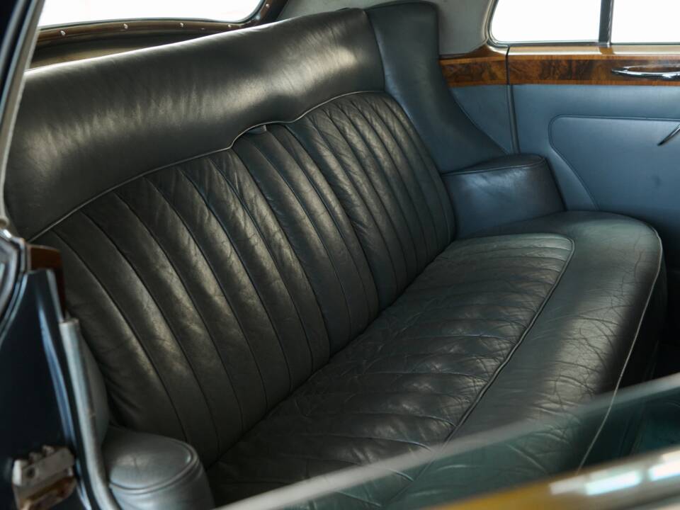 Image 49/50 of Bentley S 3 (1964)