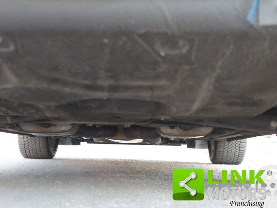 Image 16/16 of Jaguar XK8 4.0 (1997)