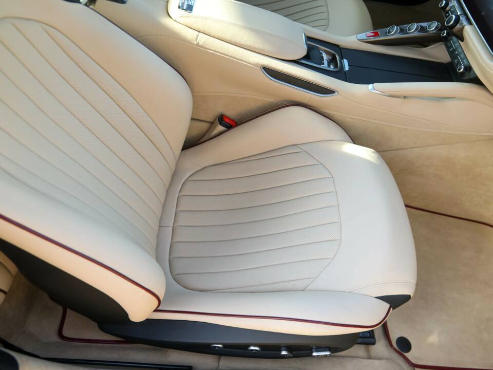 Immagine 42/50 di Ferrari GTC4Lusso (2018)