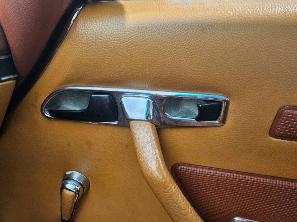 Image 8/27 of Mercedes-Benz 350 SL (1972)